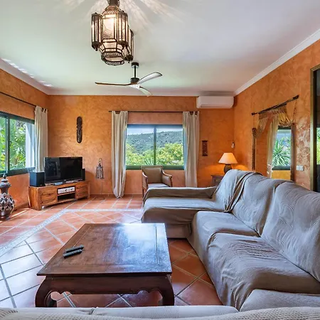 Amazing House With 3br And Private Pool Holiday home Estepona