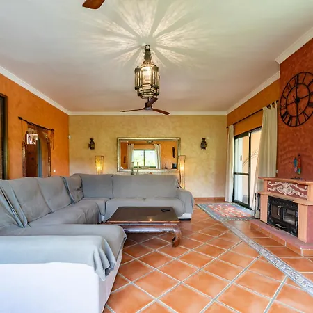 Amazing House With 3br And Private Pool Holiday home
