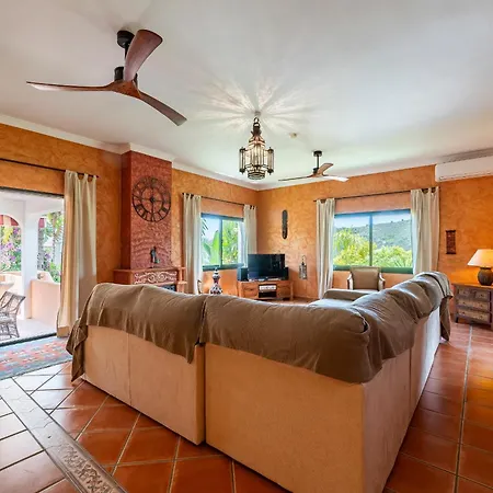 Amazing House With 3br And Private Pool Holiday home *